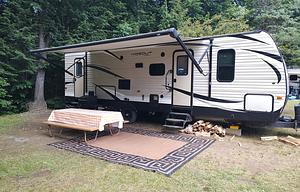 Grammy's Bunkhouse 2018 Keystone 32 Ft Camper