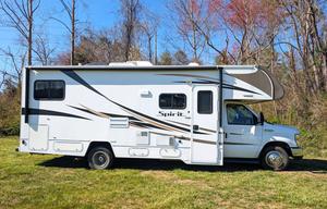 Winnebago Spirit | Cozy Class C RV with 3 slides