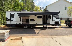 Golden Getaways Family RV – Sleeps 8 - 10