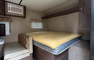 2018 Keystone RV Hideout 192LHS RV rental photo 7