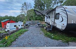 RV - 6 Miles to Bethel Woods set up on sheep farm