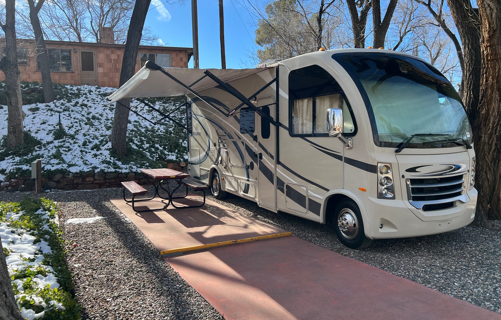 Fun (ᵔᴥᵔ) Pet Friendly Thor Vegas Class A