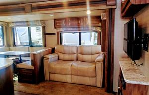 2017 Keystone Cougar Lite, Luxury Condo on Wheels!