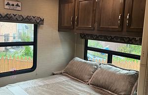 The Bunkhouse Motorhome | Sleeps 8