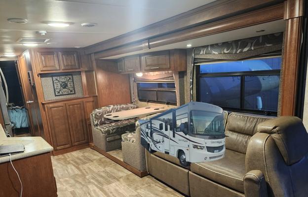 Luxury Georgetown 351DS Class A RV Rental!
