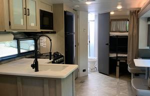 Family and pet friendly camper with King-size bed!