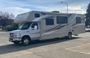 JANE - 2019 Winnebago Minnie Winnie 31K