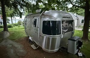 2023 Airstream RV Caravel 19CB RV rental photo 2