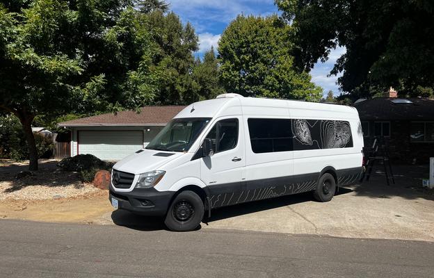 Family Friendly Mercedes Camper  sleeps 4
