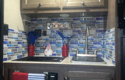 2021 Sunset Park RV Sunray 109 RV rental photo 3