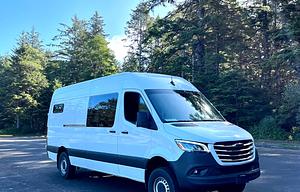 2019 Freightliner Sprinter - Vanna White 4x4