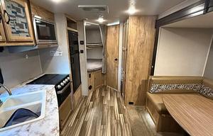 Family Coachmen w/ Double Bunks & Slide - Sleeps 8