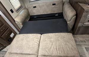 Wanderer-For Couples Who Love to Travel in Comfort