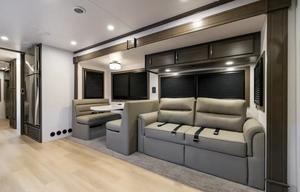 Brand New Dynamax DX3! luxury on wheels