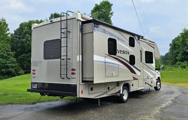 2017 Holiday Rambler Vesta 30D