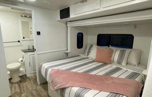 Luxury Style - 2016 Forest River Georgetown 364T