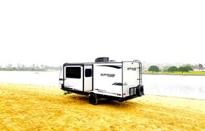 Legend Brownie * Slide-out * Sleeps8 * Ultra light