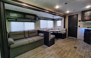 Family Friendly 10 Person with Outdoor Items