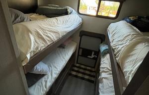 Bonnaroo Friendly RV w/4 Bunks! **Delivery Only**