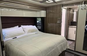 Luxury RV with flexible hosts.