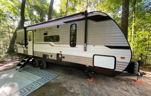 Clean & Fully Stocked Travel Trailer