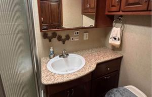 2011 Newmar Canyon Star 3810 RV rental photo 12