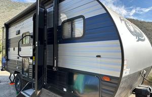 2022 Wolf Pup Trailer. Sleeps 6!