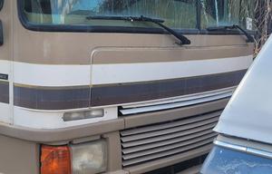 2000 Fleetwood RV Bounder 28T RV rental photo 17