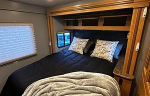 2017 Freedom Elite 22FE RV rental photo 4