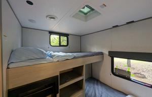 2022 Coleman Lantern 334BH
