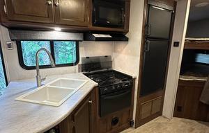 Family & Pet Friendly 28' Camper Near Campsites!