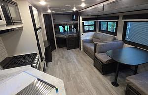 2022 Jay Feather 27BHB RV rental photo 2