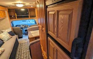 2004 Concord 225LE Ford RV rental photo 7