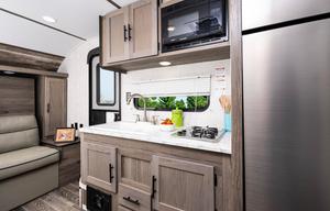 2023 Gulf Stream RV Ameri-Lite 192DS RV rental photo 7