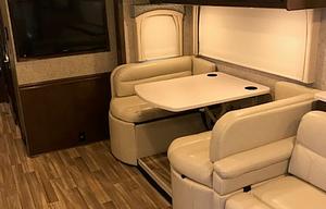 2018 Thor Miramar 35.2 Class A Motorcoach