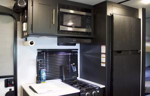 RV Delivery Daytona | Jeep Beach 4–5 Adults