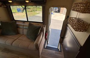 The Cheetah | Glamping on Wheels – Sleeps 6-8