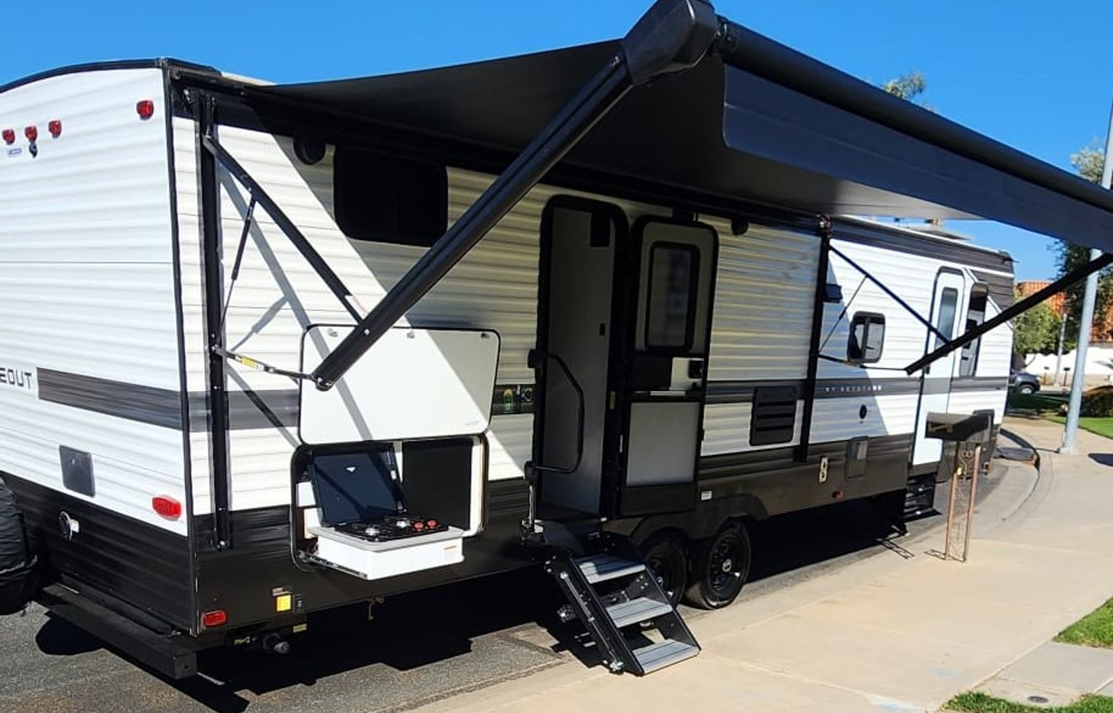 2022 Keystone Hideout Sleeps 10