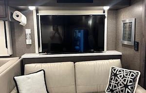 2021 Thor Motor Coach Challenger 35MQ