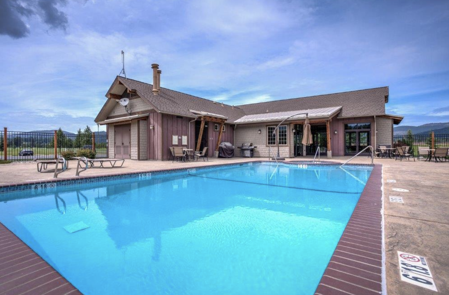 StoneRidge MotorCoach Village