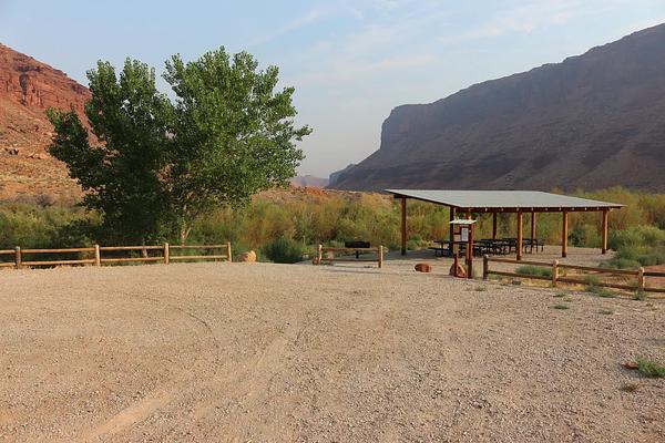 01, Loop: Hittle Bottom Group Site