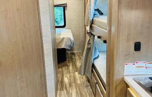 2022 Thor Four Winds 31E (with Bunkhouse)