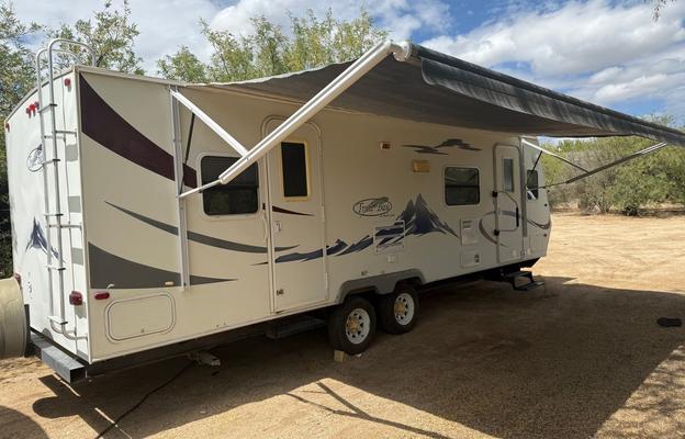2006 R-Vision Trail Lite 27RK RV rental photo 1