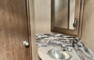 2019 Thor Motor Coach Freedom Traveler 24HE