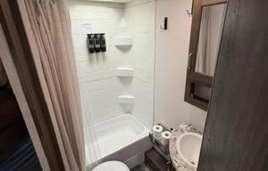 Bunkhouse/Outdoor Kitchen-Sleeps 8-Delivery Avail