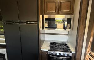 The Triton Luxe Lounge-2022 toy hauler