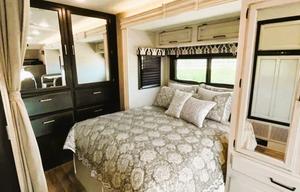 Book NOW ! 2022 Top-rated Luxury Vanilla Redhawk