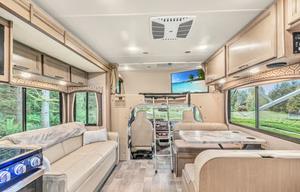 C8 *NEW*2022 Thor LUXURY KING Bed,8 Sleeper,Solar
