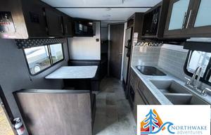 Northwake Adventures | 26' Stocked RV – Sleeps 7!