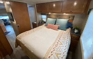 2019 Winnebago Minnie Winnie 31G *Pet Friendly!*
